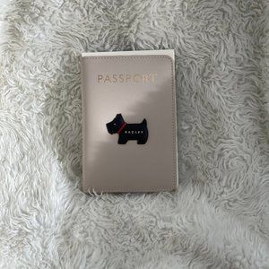Radley London Heritage Dog Outline Leather Passport Cover Dove Grey
